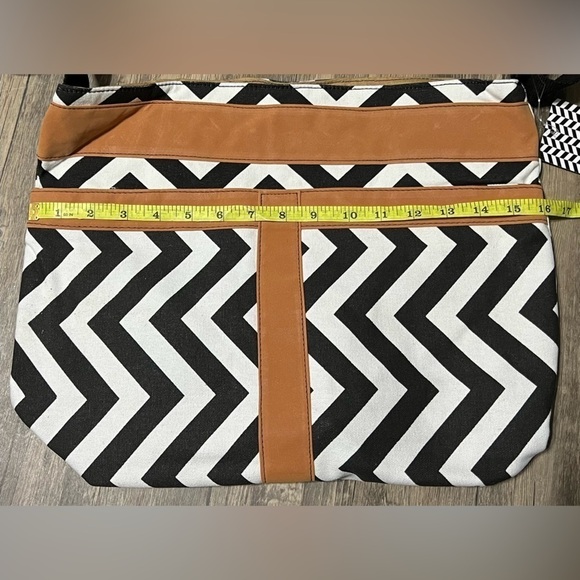 Black & Brown Chevron Tote Bag - Picture 11 of 12